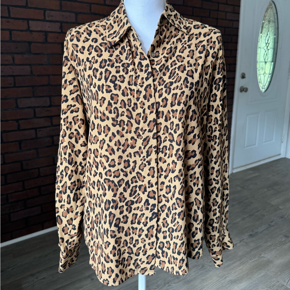 Liz Claiborne Lizsport Leopard Print Button Down Shirt Small Animal Print